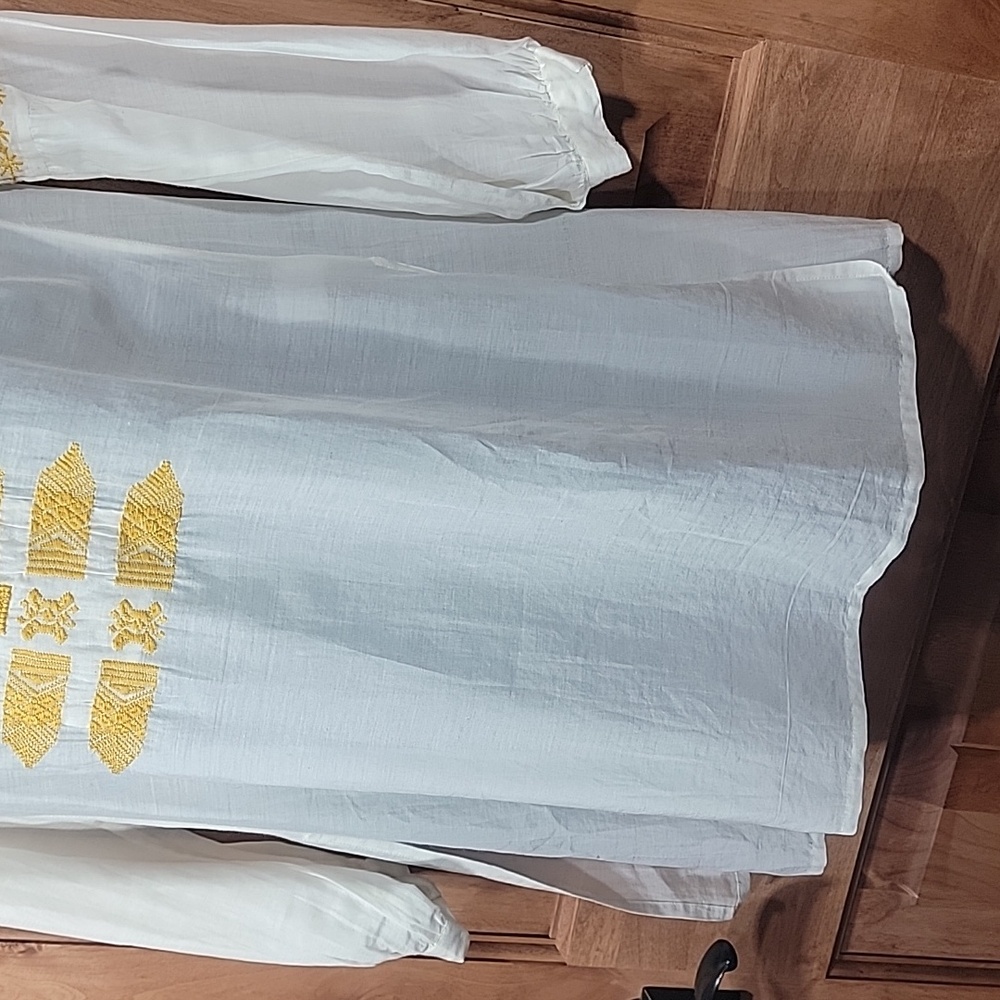 Roller Rabbit Embroidered Kurta - Picture 4 of 14